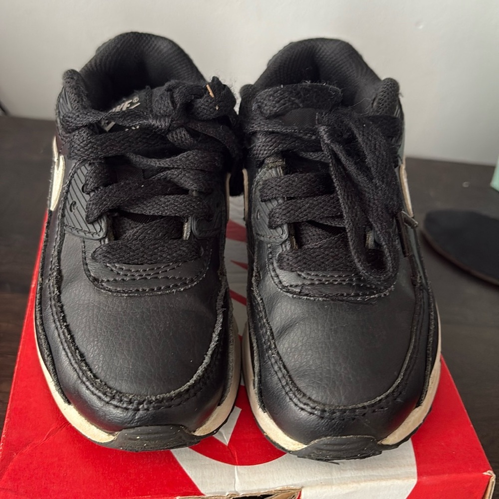 Nike sneakers boys size 11